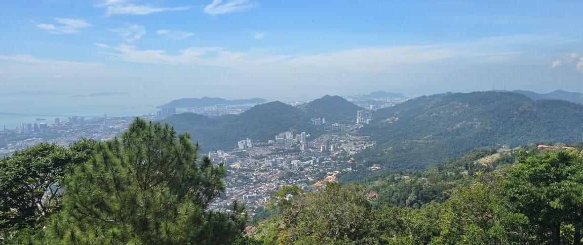 Half day excursion to Penang Hill             (Private tour)